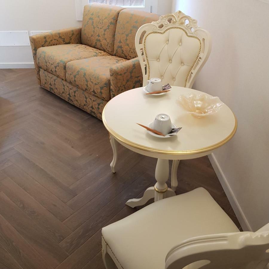 Ca' Vittoria Boutique House Apartsuite Chioggia Eksteriør bilde